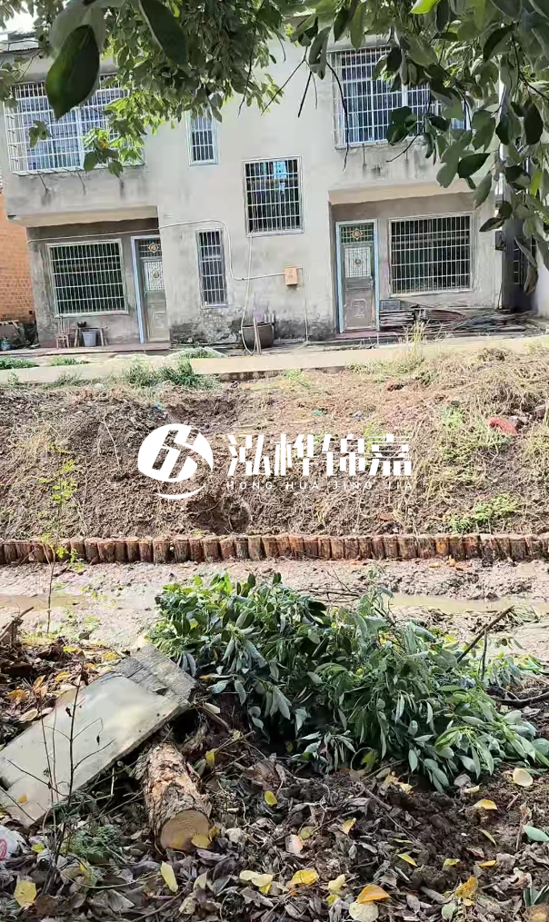 漳州挖機(jī)打木樁專業(yè)施工-挖機(jī)打木樁在狹窄河道邊怎么操作？